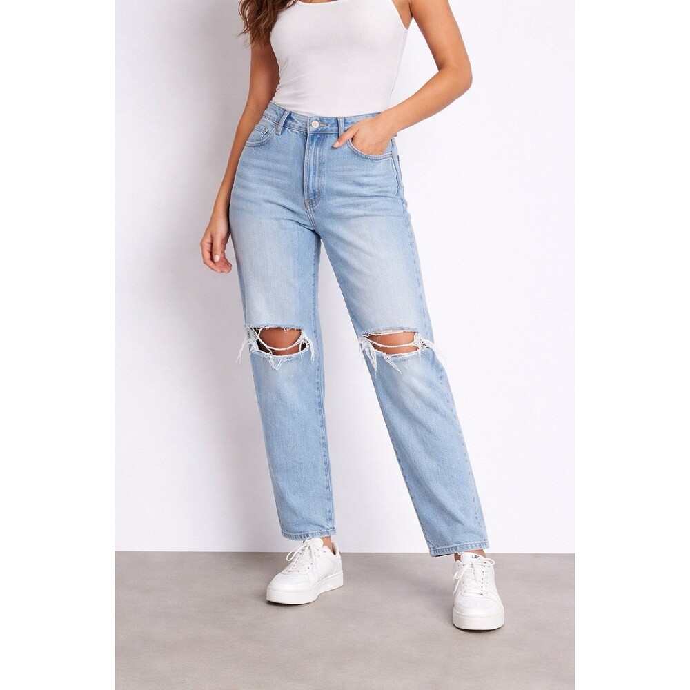 American Eagle Women’s Relaxed Mom Jeans Size 18 Light Wash Distressed Denim